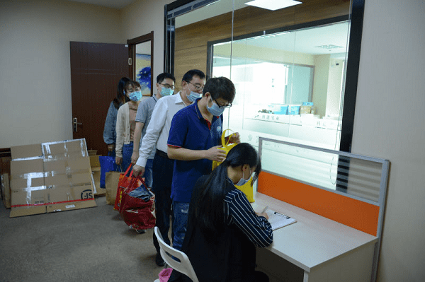 科進(jìn)公司組織開(kāi)展“捐贈(zèng)衣物奉獻(xiàn)愛(ài)心”活動(dòng)